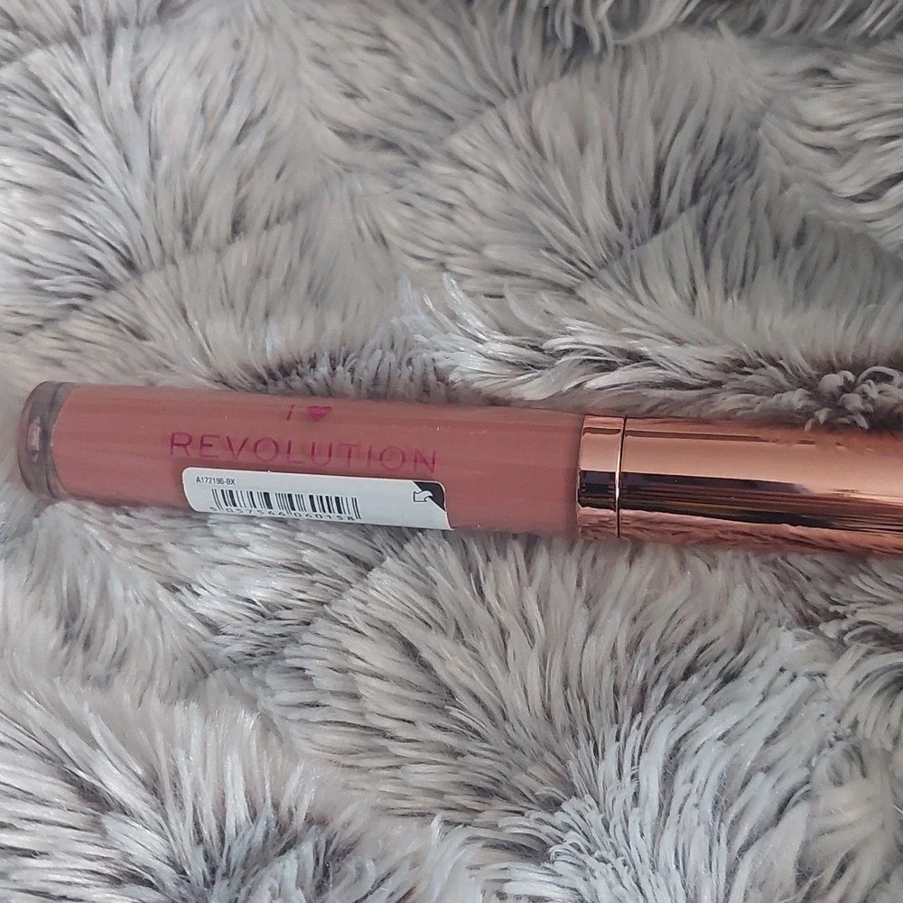 New makeup revolution lip‎ gloss Chocolate Orange